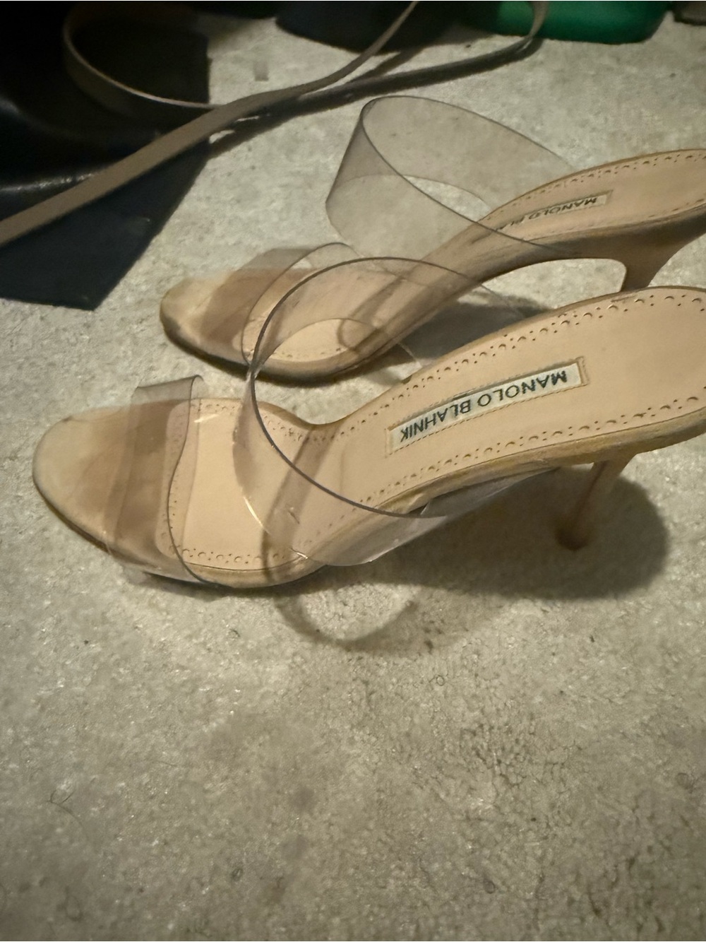 Manolo Blahnik 'Scolto' beige PVC and leather mules, featuring clear straps